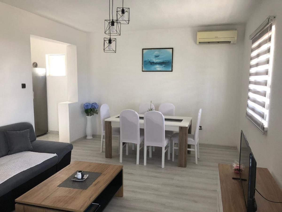 נאום Apartman M&D מראה חיצוני תמונה